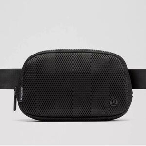 NEW LULULEMON EVERYWHERE BAG 1L MESH BAG IN CRATER BLACK